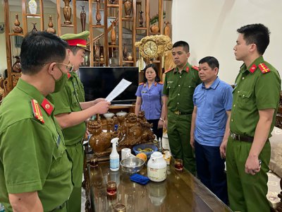 Trưởng khoa Dược nhận hối lộ của Việt Á bị bắt