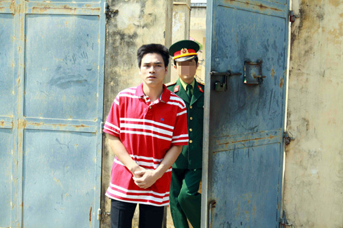 Hình ảnh nóng về Lý Nguyễn Chung tại trại giam
